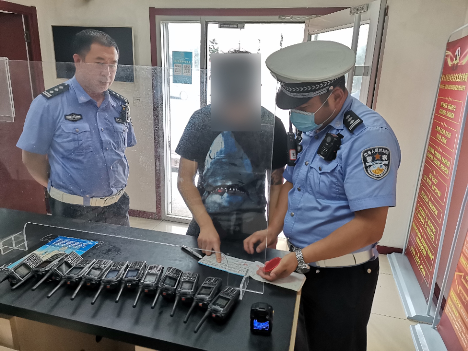 借百万豪车,17岁少年无证驾驶上高速被查休闲区蓝鸢梦想 - Www.slyday.coM 借百万豪车,17岁少年无证驾驶上高速被查休闲区蓝鸢梦想 - Www.slyday.coM