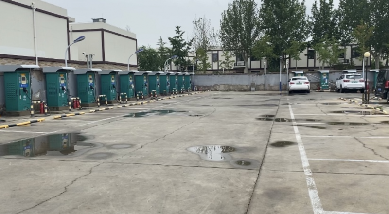 Qing调查丨新规下燃油车仍霸占充电位 “续航焦虑”如何破?