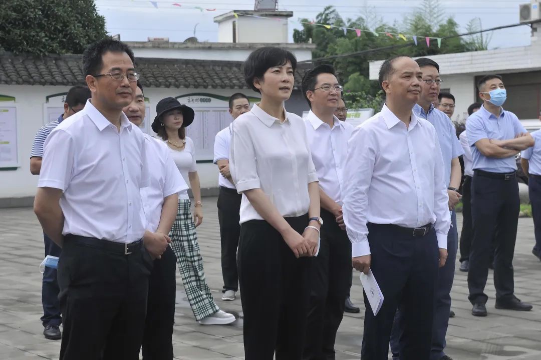 敬静在雅安调研要求全力做好川藏铁路建设医疗保障
