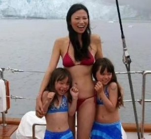 邓文迪参加亿万富豪聚会,走路驼背脸上油光明显,出席的还有巴菲特休闲区蓝鸢梦想 - Www.slyday.coM 邓文迪参加亿万富豪聚会,走路驼背脸上油光明显,出席的还有巴菲特休闲区蓝鸢梦想 - Www.slyday.coM