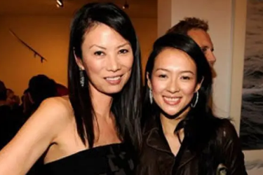 邓文迪参加亿万富豪聚会,走路驼背脸上油光明显,出席的还有巴菲特休闲区蓝鸢梦想 - Www.slyday.coM 邓文迪参加亿万富豪聚会,走路驼背脸上油光明显,出席的还有巴菲特休闲区蓝鸢梦想 - Www.slyday.coM