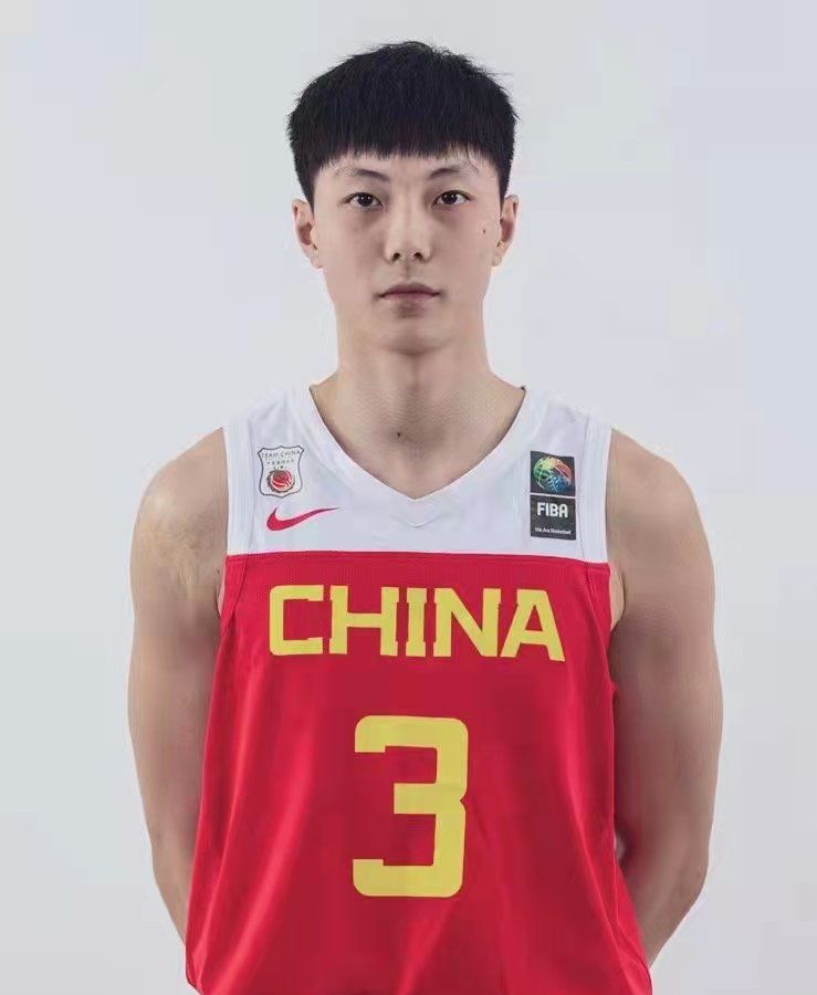 胡明轩发文，要为中国篮球尽力！打<a href=