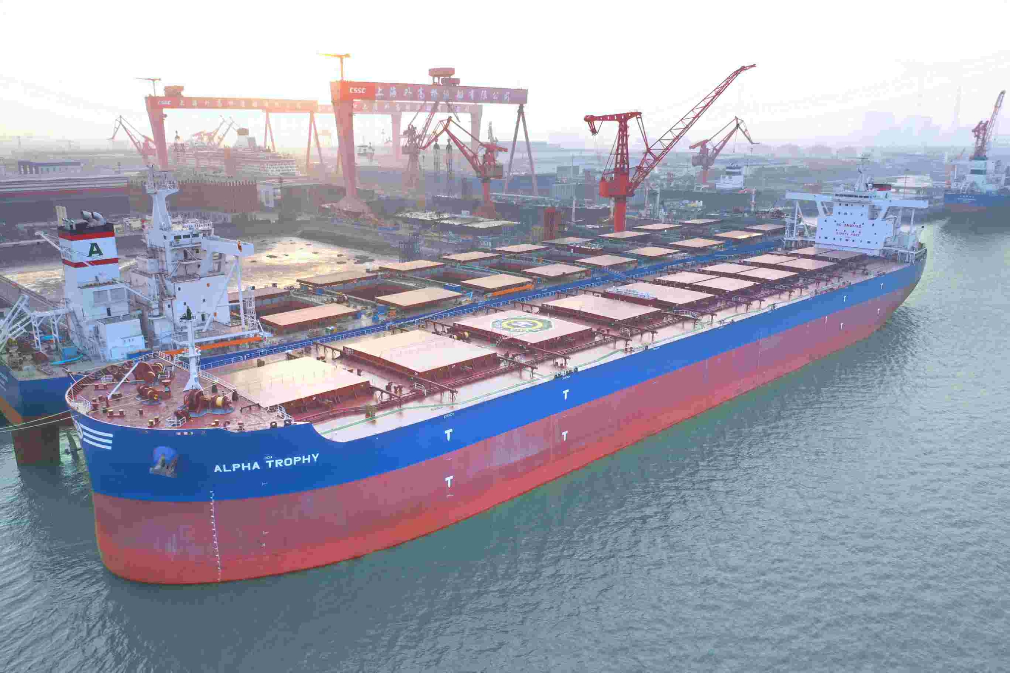 2022第一船!上海外高桥造船元旦交付一艘21万吨散货船休闲区蓝鸢梦想 - Www.slyday.coM 2022第一船!上海外高桥造船元旦交付一艘21万吨散货船休闲区蓝鸢梦想 - Www.slyday.coM