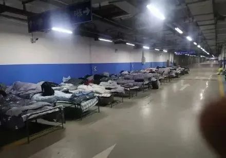 封城10天,确诊1451例:今天的西安,让我想起两年前的武汉休闲区蓝鸢梦想 - Www.slyday.coM 封城10天,确诊1451例:今天的西安,让我想起两年前的武汉休闲区蓝鸢梦想 - Www.slyday.coM