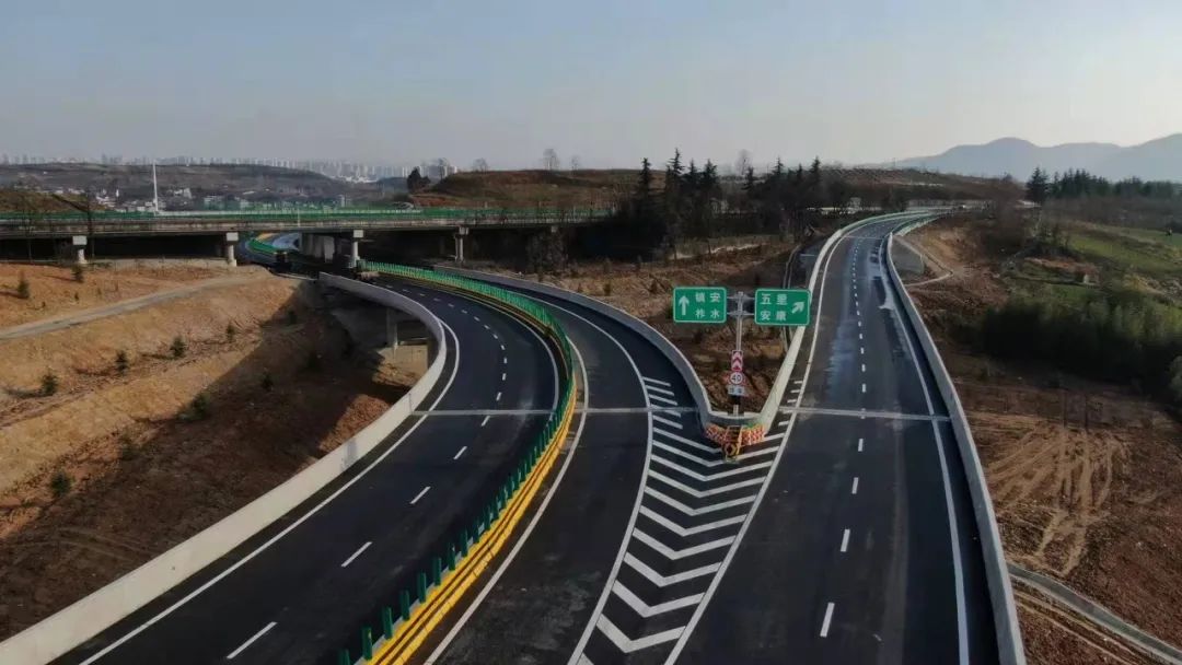 g65包茂高速公路安康机场立交通车897聚焦