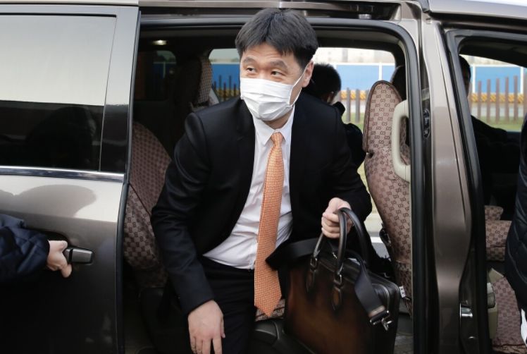 记者爆料:除了李霄鹏,国足教练组都是临时工,踢完越南就解散