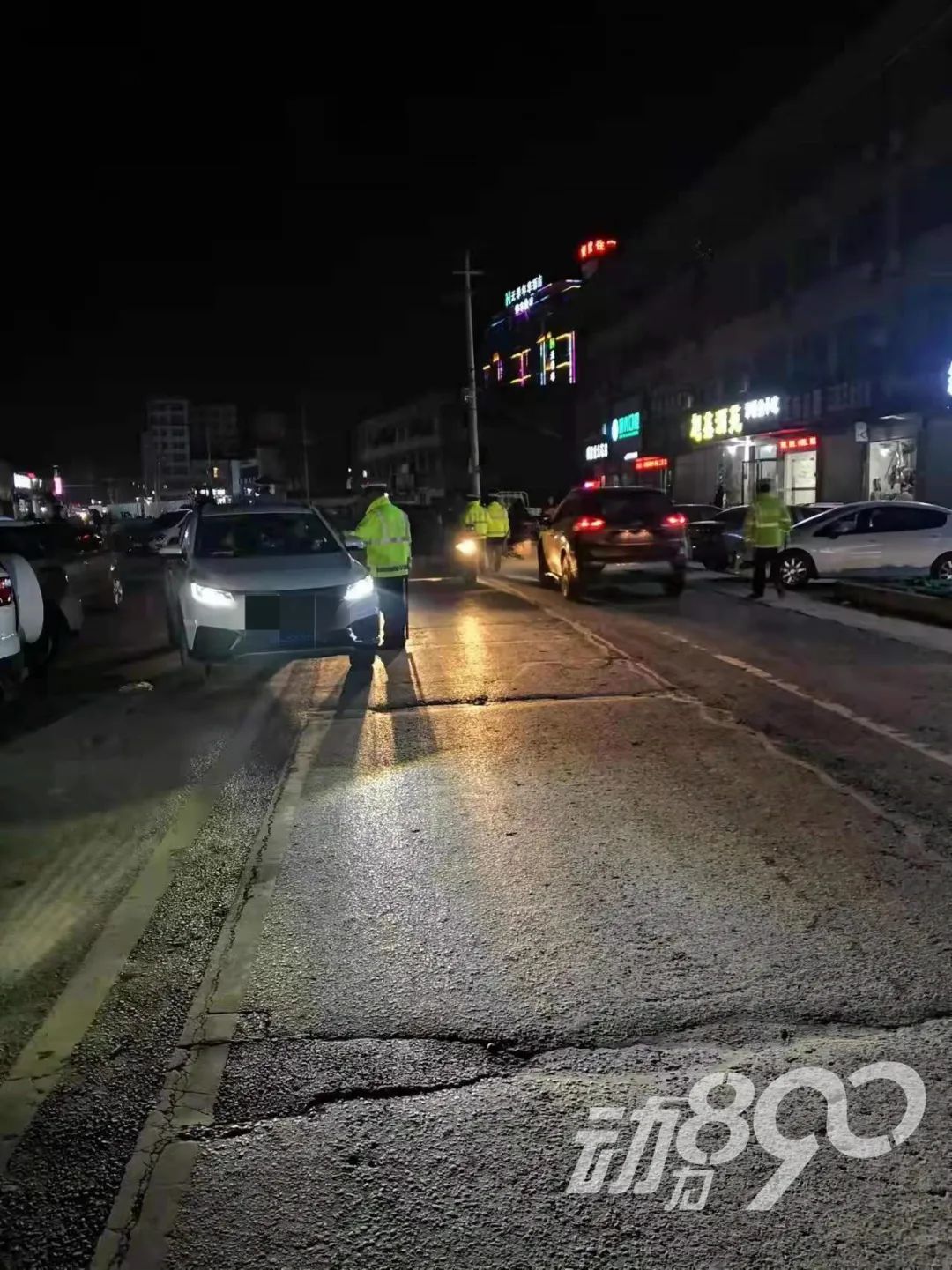 襄阳这些路段查酒驾,昨天13人被查...休闲区蓝鸢梦想 - Www.slyday.coM 襄阳这些路段查酒驾,昨天13人被查...休闲区蓝鸢梦想 - Www.slyday.coM