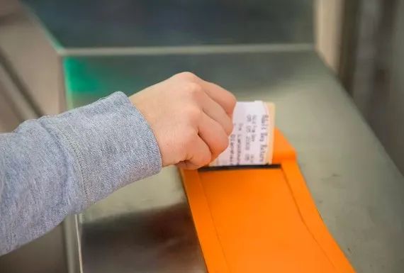 周知!12306将延长火车售票时间休闲区蓝鸢梦想 - Www.slyday.coM 周知!12306将延长火车售票时间休闲区蓝鸢梦想 - Www.slyday.coM