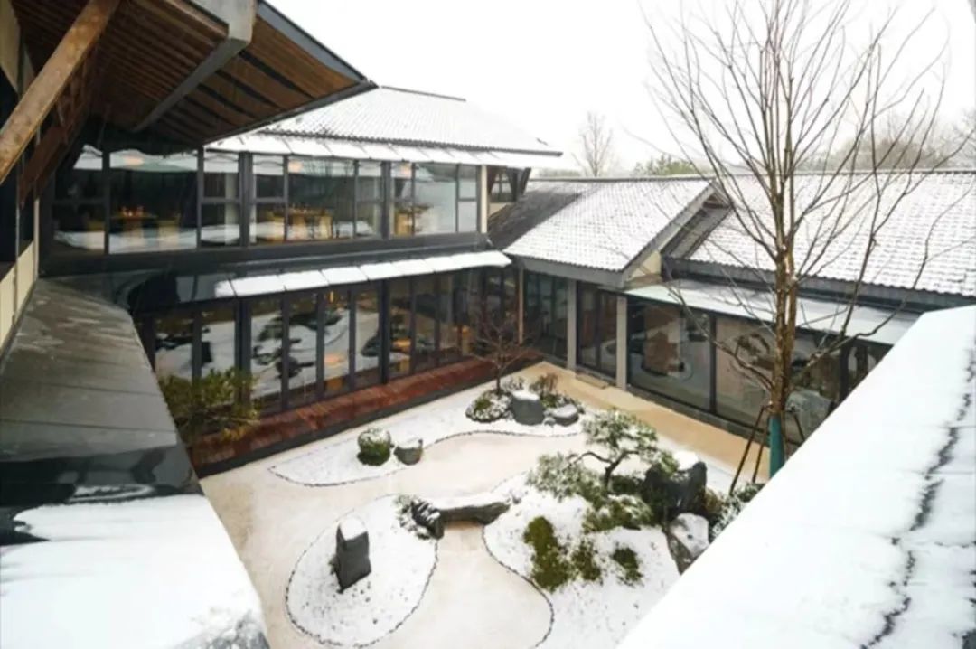 贵餐厅内卷元年?在杭州,那些人均超过500的轻奢餐厅究竟值不值得去休闲区蓝鸢梦想 - Www.slyday.coM 贵餐厅内卷元年?在杭州,那些人均超过500的轻奢餐厅究竟值不值得去休闲区蓝鸢梦想 - Www.slyday.coM