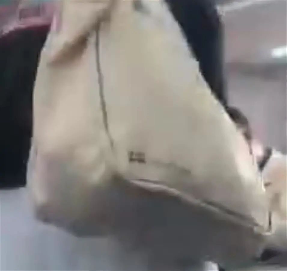 "女士优先车厢"内女子嘲讽男乘客不让座,地铁方回应休闲区蓝鸢梦想 - Www.slyday.coM "女士优先车厢"内女子嘲讽男乘客不让座,地铁方回应休闲区蓝鸢梦想 - Www.slyday.coM