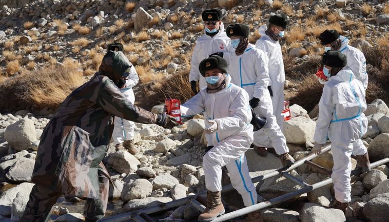 印媒:2022年第一天,中印士兵在边境互致祝福、互赠糖果休闲区蓝鸢梦想 - Www.slyday.coM 印媒:2022年第一天,中印士兵在边境互致祝福、互赠糖果休闲区蓝鸢梦想 - Www.slyday.coM