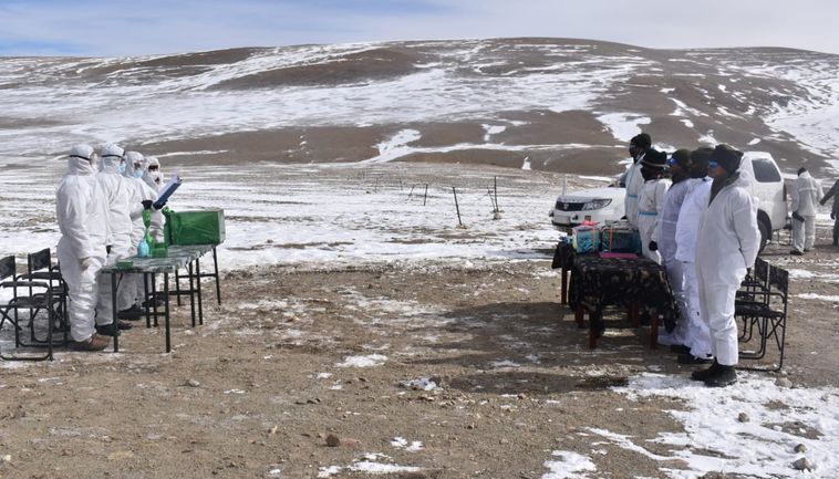 印媒:2022年第一天,中印士兵在边境互致祝福、互赠糖果休闲区蓝鸢梦想 - Www.slyday.coM 印媒:2022年第一天,中印士兵在边境互致祝福、互赠糖果休闲区蓝鸢梦想 - Www.slyday.coM