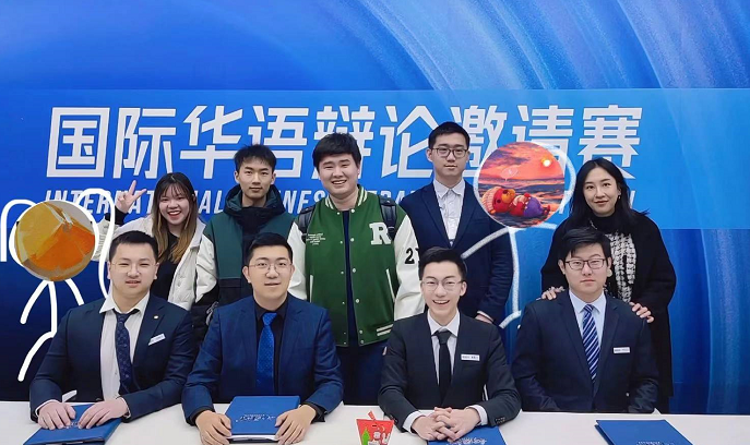 除了曾经担任辩论强校武汉大学辩论队副队长,如今他还在北京大学辩论