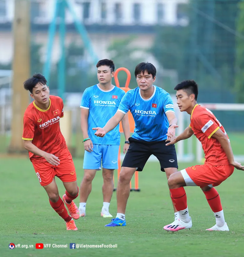 越南队教练组四人离队，包含两名助教、一名门将教练及队医