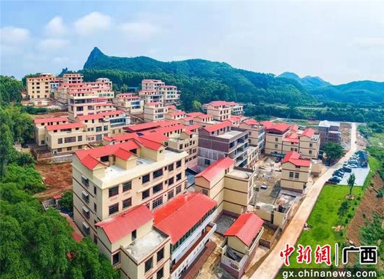南宁市武鸣区甘圩镇三措施绘制乡村振兴同心圆