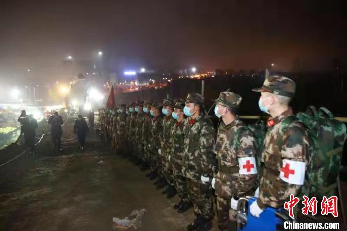 贵州毕节市金海湖新区一在建工地发生山体滑坡:10人无生命体征 仍有4人失联