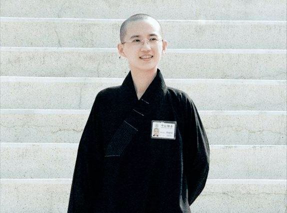 这3位演员明明都有大好的前途却突然出家各有各的苦衷