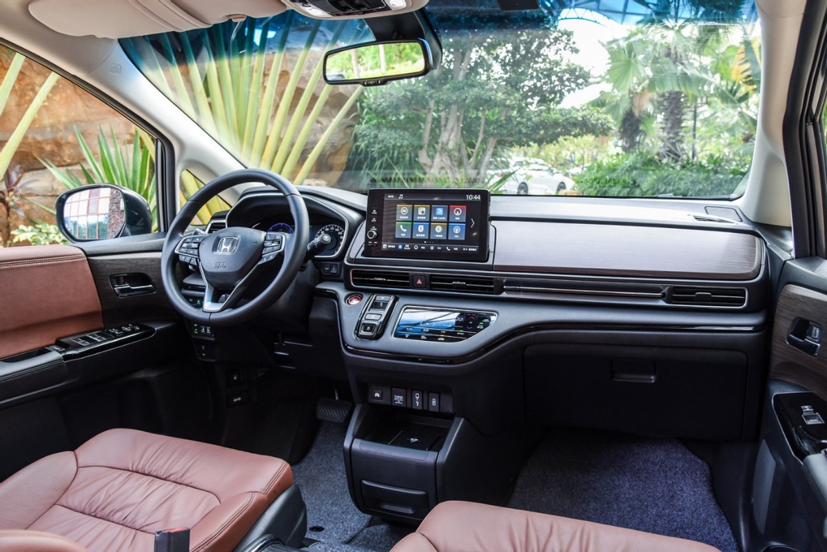 30万元级MPV市场“内卷”严重,赛那、嘉华、奥德赛该选谁?