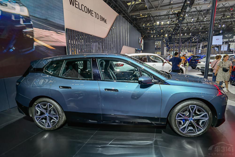 过年回家能开上这几辆车绝对是大老板 普通人看看算了休闲区蓝鸢梦想 - Www.slyday.coM 过年回家能开上这几辆车绝对是大老板 普通人看看算了休闲区蓝鸢梦想 - Www.slyday.coM