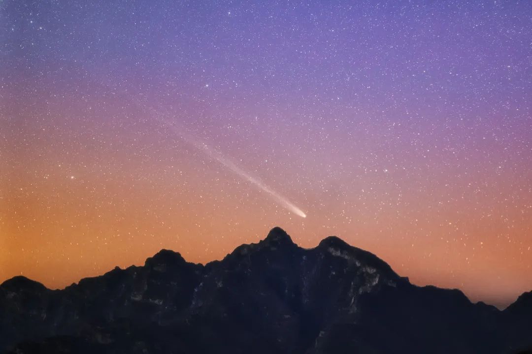 2021年12月28日的伦纳德彗星,孙思摄于北京 | 夜空中国