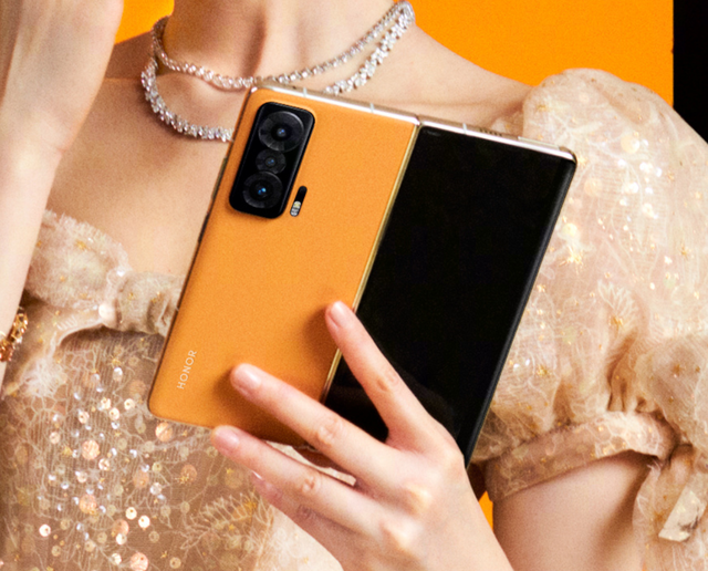 荣耀Magic V折叠屏手机售价提前曝光!1.4万元起?明显贵了休闲区蓝鸢梦想 - Www.slyday.coM 荣耀Magic V折叠屏手机售价提前曝光!1.4万元起?明显贵了休闲区蓝鸢梦想 - Www.slyday.coM