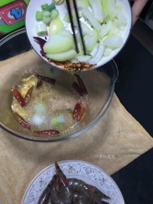 搞笑GIF趣图:教大家一道名菜,它的名字叫花开富贵!-魔性次元