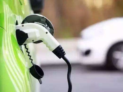 2022年，新能源汽车给中国车市带来的是“惊喜”还是“惊吓”？