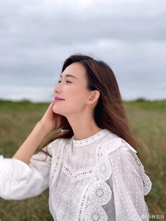 入乡随俗！林志玲婚后打扮越来越像<a href=