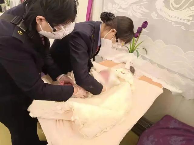 夫妻俩列车上借奶粉,婴儿竟是花11万元买来的休闲区蓝鸢梦想 - Www.slyday.coM 夫妻俩列车上借奶粉,婴儿竟是花11万元买来的休闲区蓝鸢梦想 - Www.slyday.coM