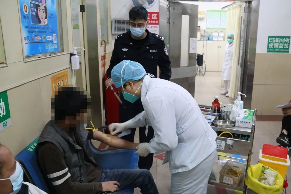 注意!明明没有喝酒,却被查出酒驾?原因竟是……休闲区蓝鸢梦想 - Www.slyday.coM 注意!明明没有喝酒,却被查出酒驾?原因竟是……休闲区蓝鸢梦想 - Www.slyday.coM