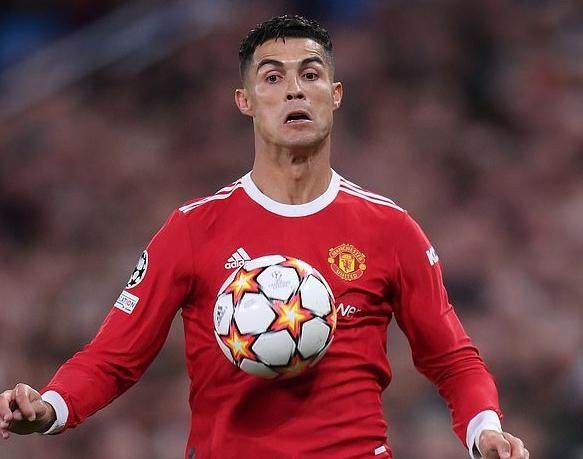 曼联更衣室问题又来了！C罗高薪低能惹不爽，<a href=