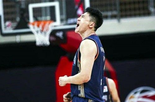 篮坛喜讯!北大菜鸟21中15狂砍40+7,打破历史纪录,CBA人才济济