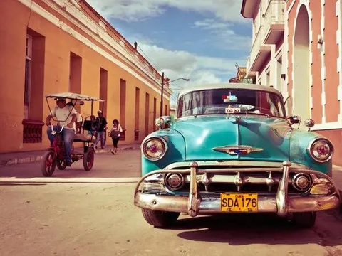 古巴老爷车集体复活，组团改成纯电驱，这将是另外一种体验