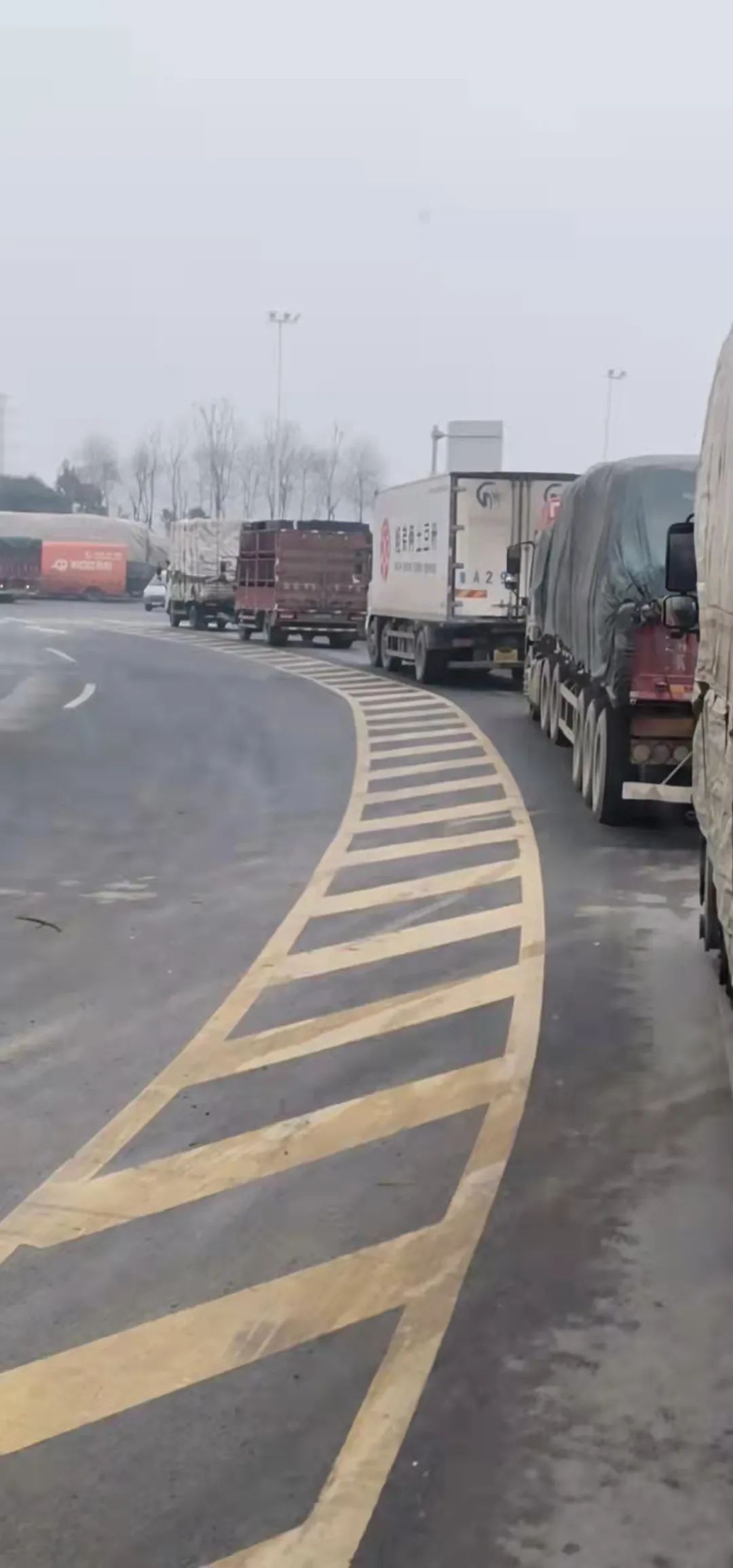 河南疫情波及9地:出现多地散发病例,物流车高速口被劝返…...国家卫健委最新研判休闲区蓝鸢梦想 - Www.slyday.coM 河南疫情波及9地:出现多地散发病例,物流车高速口被劝返…...国家卫健委最新研判休闲区蓝鸢梦想 - Www.slyday.coM