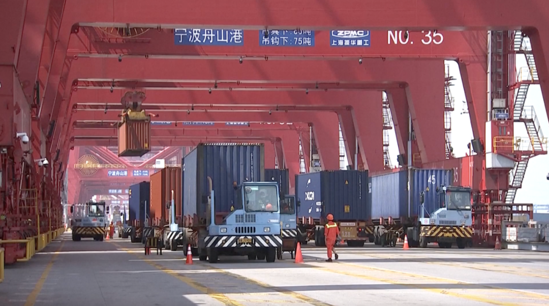 2021年8月,浙江宁波,宁波舟山港。(图源:视觉中国)