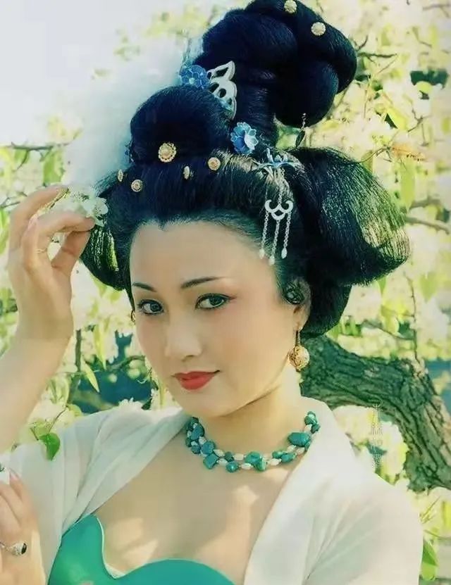 林芳兵版的杨贵妃究竟有多美|玉碎宫倾|幽谷恋歌|林芳兵_新浪新闻