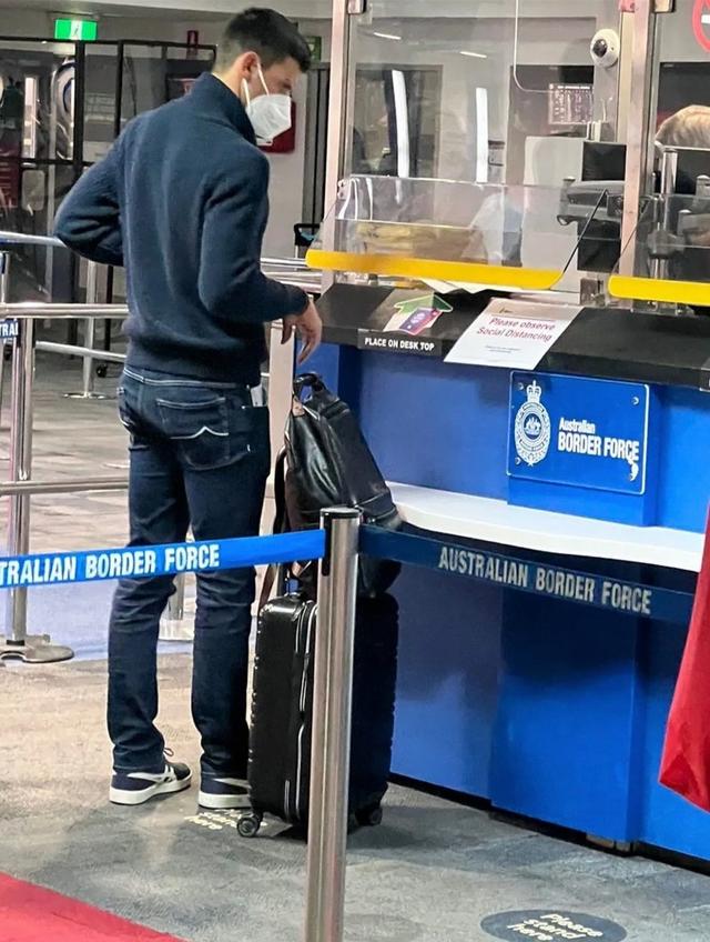 德约科维奇麻烦了！两名医疗赦免者已离开澳洲，德约八成错过澳网