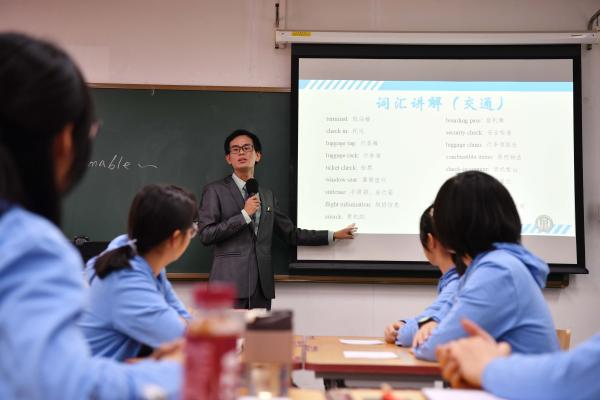  北京语言大学英语强化培训注重实用性。  摄影 袁艺