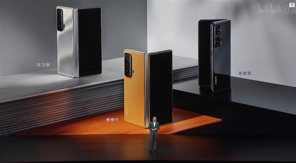 荣耀赵明怒摔Magic V,全球首款骁龙8折叠屏发布,起售价9999元休闲区蓝鸢梦想 - Www.slyday.coM 荣耀赵明怒摔Magic V,全球首款骁龙8折叠屏发布,起售价9999元休闲区蓝鸢梦想 - Www.slyday.coM