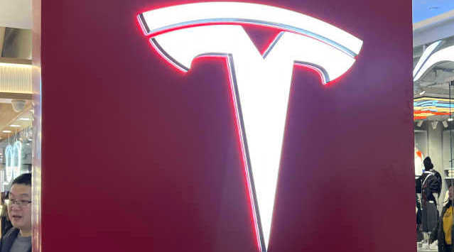 特斯拉承认国内版Model3没有膝部气囊：确实没有 但符合标准