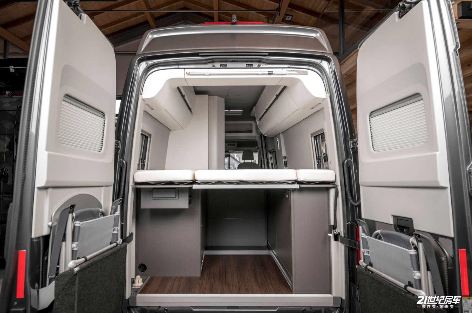 售价200多万的大众四驱露营车,颜值和售价简直是面包车的天花板