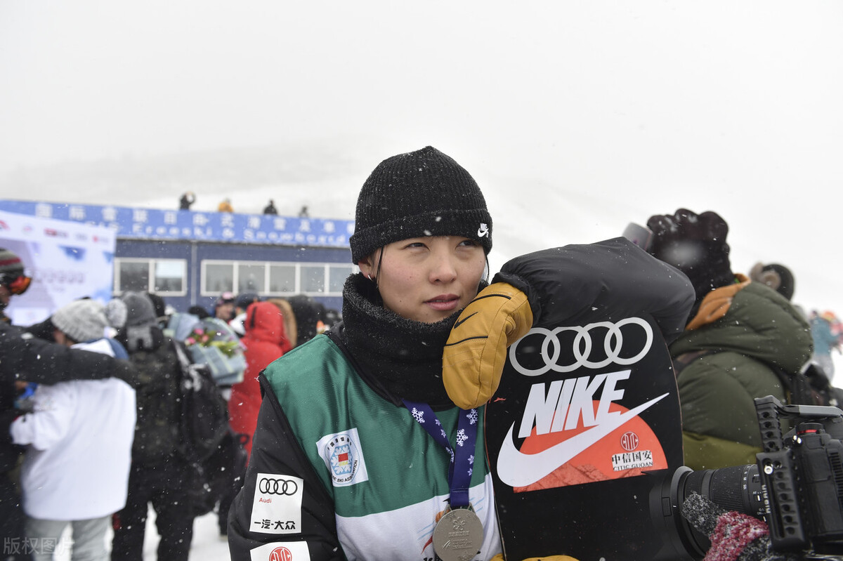 单板U型场地世界杯蔡雪桐获得银牌，本赛季1金1银，<a href=