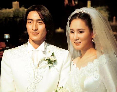 46岁安贞焕胖了不少！他的妻子李惠媛曾是<a href=