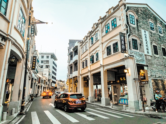 你会因一部电影爱上这座城……休闲区蓝鸢梦想 - Www.slyday.coM 你会因一部电影爱上这座城……休闲区蓝鸢梦想 - Www.slyday.coM