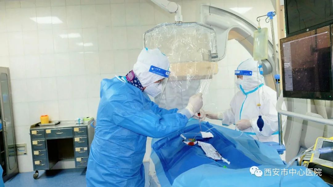 防控疫情与救治生命同时进行——西安市中心医院成功救治一例在管控区内的危重症患者休闲区蓝鸢梦想 - Www.slyday.coM 防控疫情与救治生命同时进行——西安市中心医院成功救治一例在管控区内的危重症患者休闲区蓝鸢梦想 - Www.slyday.coM