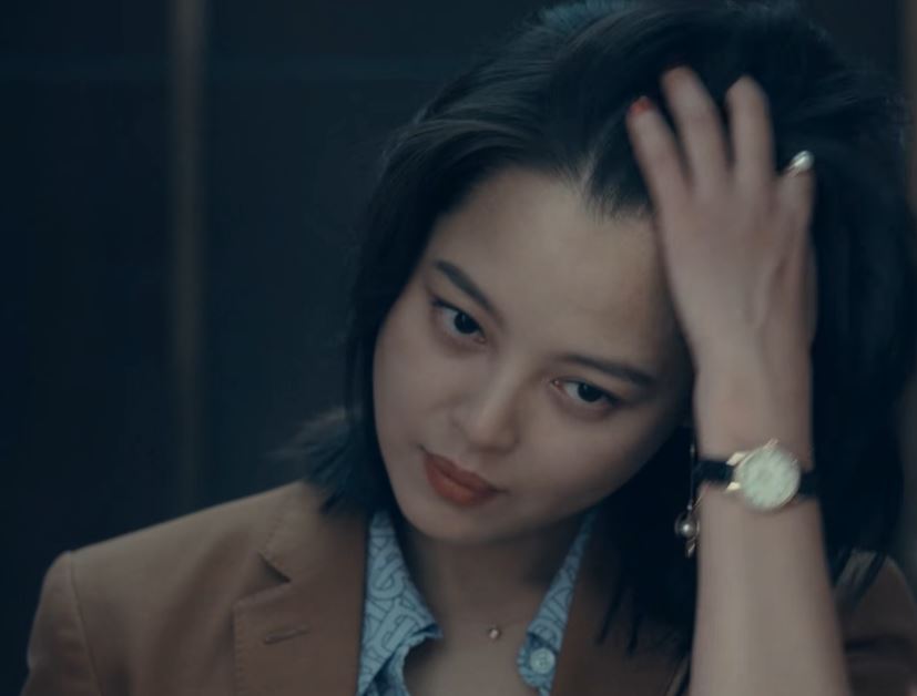 从吊带小背心到职业装输赢中辛芷蕾身材一般性格倒挺讨喜