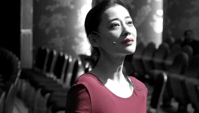 梅婷偶遇粉丝一路畅聊 8岁女儿继承母亲美貌拍摄杂志 小小年纪颇具镜头感休闲区蓝鸢梦想 - Www.slyday.coM 梅婷偶遇粉丝一路畅聊 8岁女儿继承母亲美貌拍摄杂志 小小年纪颇具镜头感休闲区蓝鸢梦想 - Www.slyday.coM