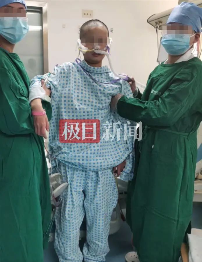 遭投毒百草枯的女孩换肺后已能站立,近期或转入普通病房休闲区蓝鸢梦想 - Www.slyday.coM 遭投毒百草枯的女孩换肺后已能站立,近期或转入普通病房休闲区蓝鸢梦想 - Www.slyday.coM