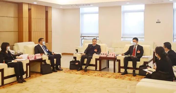 人物专访：凤岗镇最近的爱情小巷子在哪里？寻找方法与推荐指南