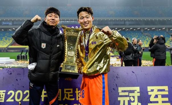 中超三消息！奥斯卡想降薪加盟巴萨，哈维尔表忠心，孙准浩回<a href=